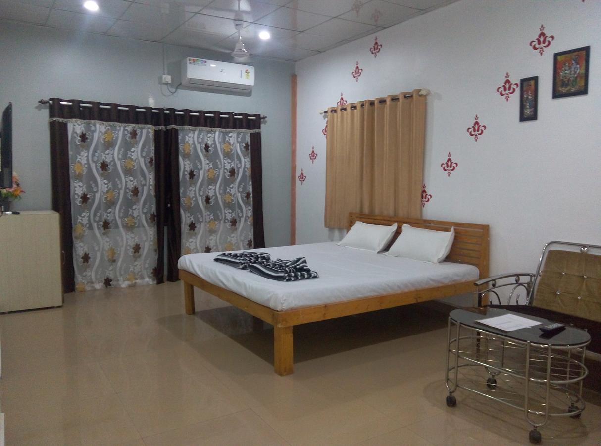 Om Shree Bed And Breakfast Harihareshwar Exterior photo